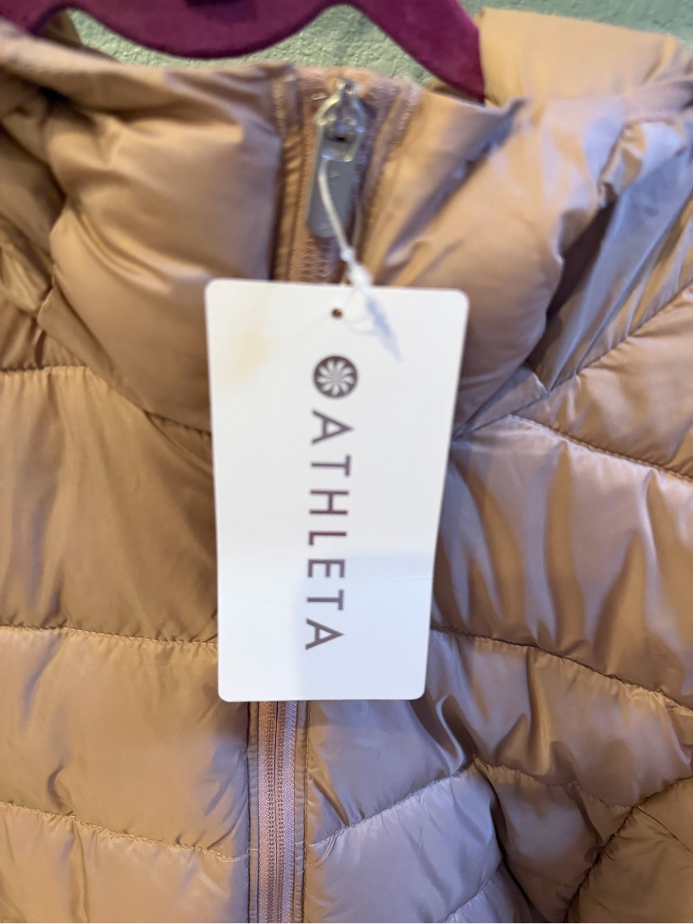 NWT Athleta Aire  Puffer Jacket with Hood size Large - Picture 3 of 7